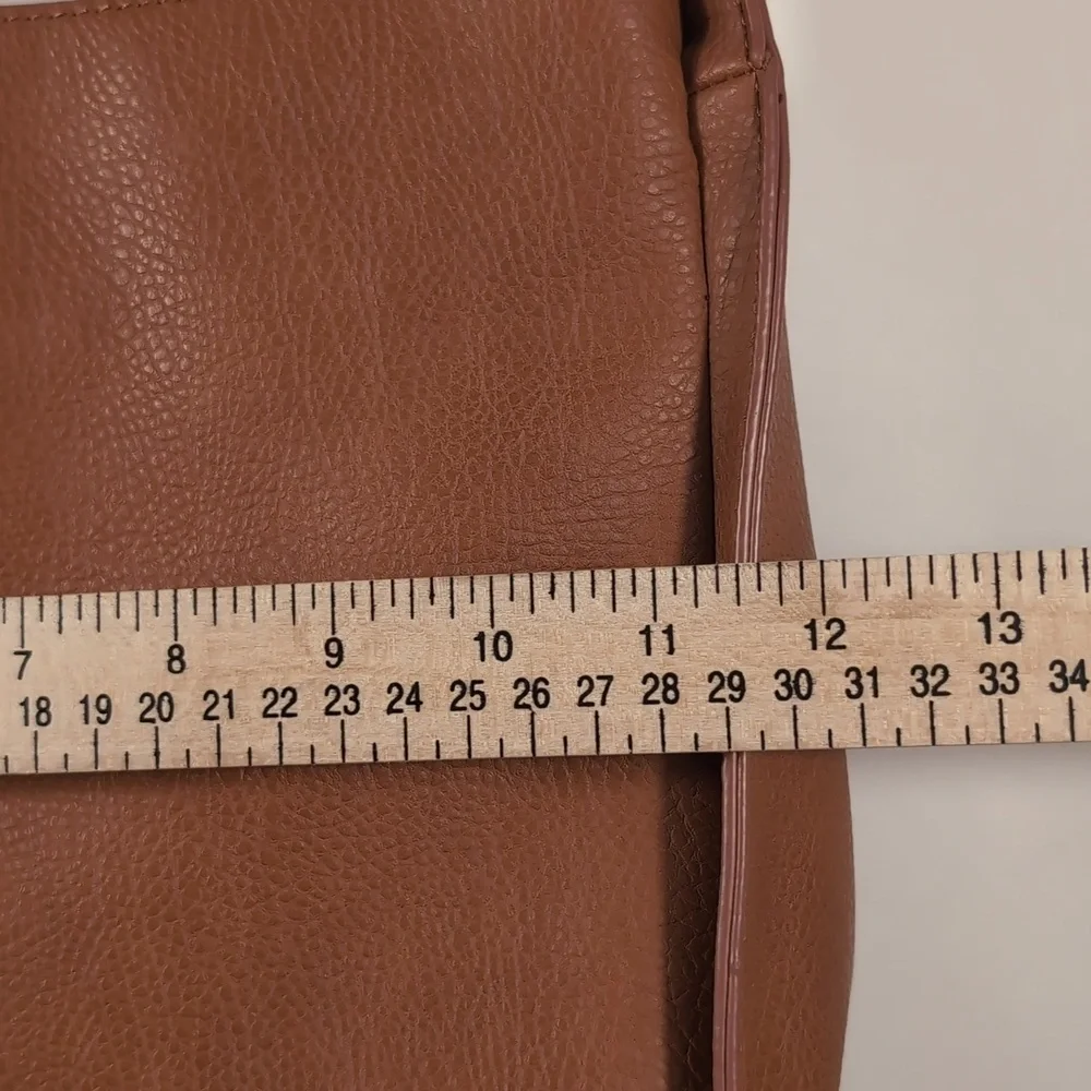 Express Elegant Tan Leather Shoulder Bag